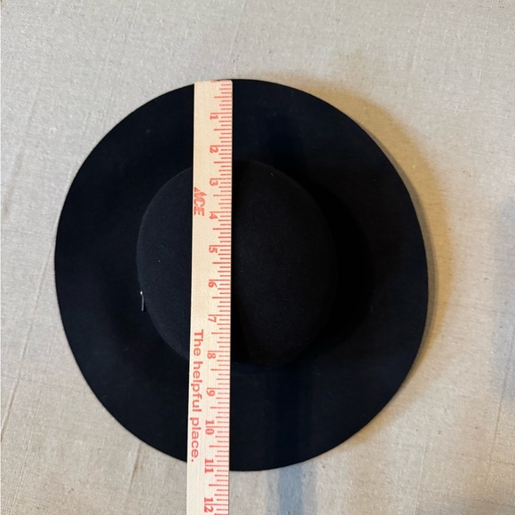 H&M Classic Black Round Hat - Picture 3 of 5